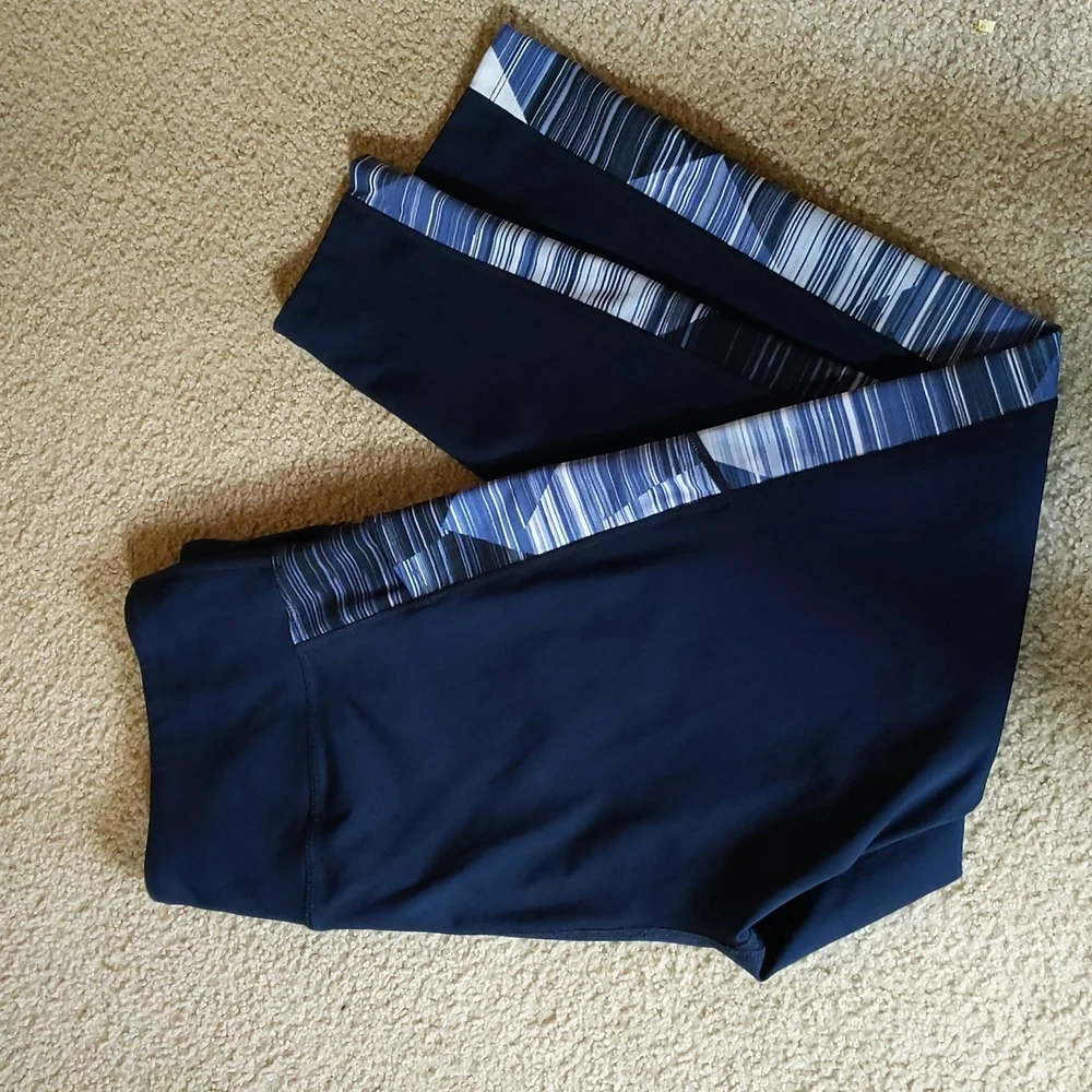 LuLaRoe Rise Jade Navy with Stripe Side Workout Athletic Capri Leggings Size XL